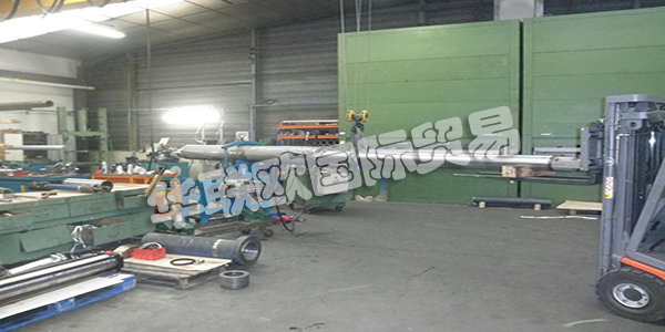 AUVERGNE VERINS自1988年以來專門從事液壓缸的維護和制造。他們的專業(yè)技術(shù)人員和他們的鍍鉻棒,搭接管和密封件庫存使他們能夠處理所有類型的氣缸。