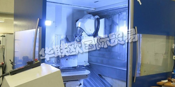 KEMMERICH現(xiàn)位于萊茵河畔的萊茵河畔蒙海姆,緊鄰科隆和杜塞爾多夫的交易會城市及其機場。在那里,大量的傳統(tǒng)以及CNC / PLC控制的金屬加工和加工機床總是可以在2200平方米的加熱展覽區(qū)觀看和演示。