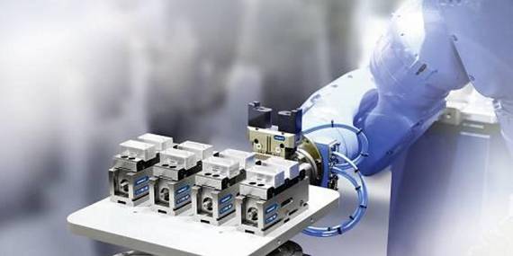 SCHUNK刀具夾持系統(tǒng)對機(jī)加工行業(yè)產(chǎn)生了前所未有的革命性影響。?模塊化夾持系統(tǒng)借鑒其優(yōu)勢，它的作用遠(yuǎn)不止于一個參考基準(zhǔn)，還提供了包括定位、夾持以及接口通用等功能。這種夾持原理如今被認(rèn)為是提高生產(chǎn)效率的最有效的方法之一，廣泛適用于從小型零件到大型零件，從粗加工到裝配應(yīng)用的各種工藝。作為這一技術(shù)的先驅(qū)以及夾持技術(shù)和抓取系統(tǒng)的領(lǐng)導(dǎo)者，SCHUNK始終致力于開發(fā)新的應(yīng)用領(lǐng)域，并在它的模塊化系統(tǒng)中新增了適用于直接夾持工件以及微小型零件的專業(yè)標(biāo)準(zhǔn)模塊。